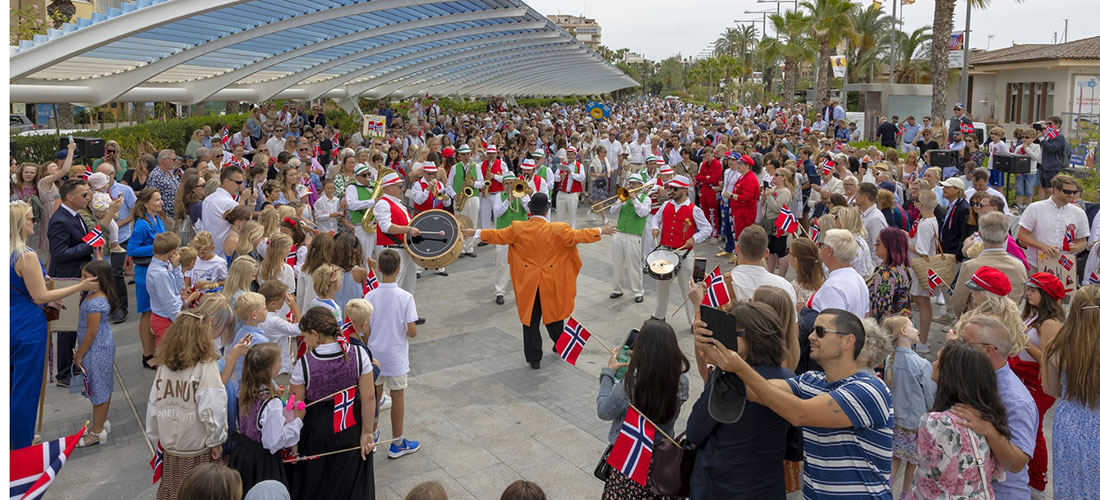 Desfile en el Día Nacional de Noruega