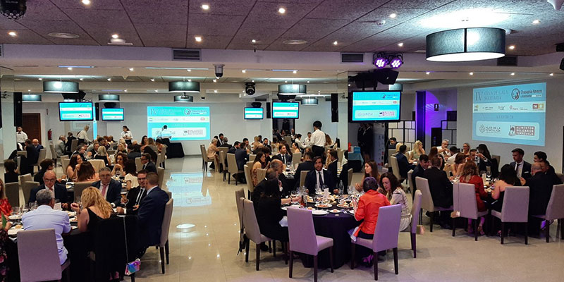 La IV Cena de Gala del Bufete Chapapría-Navarro recaudó casi 12.000 euros para dos ONGs