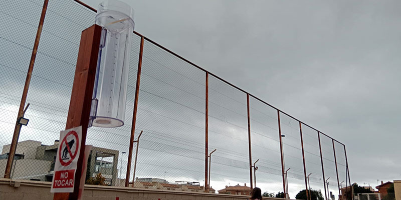 El colegio La Purísima pone en marcha un observatorio pluviométrico