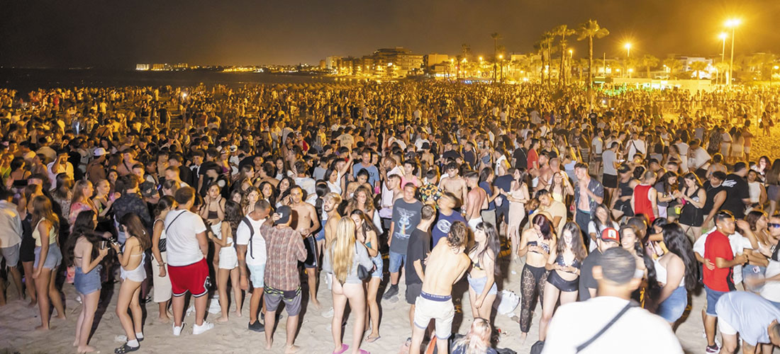 La magia de la noche de San Juan en las playas