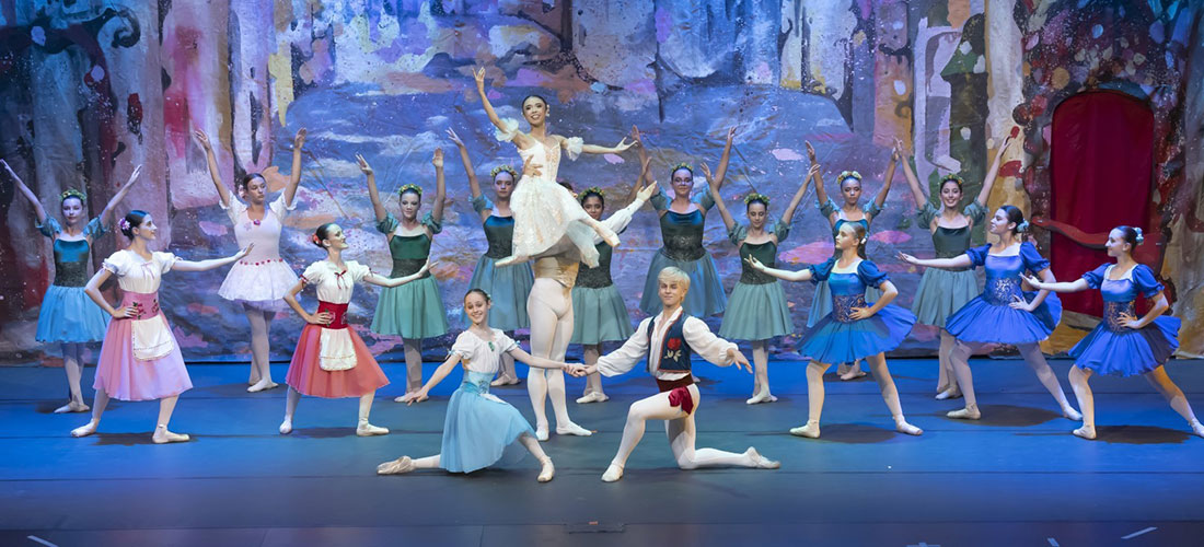 La Escuela Municipal de Danza brilló con el ballet ‘Coppelia’