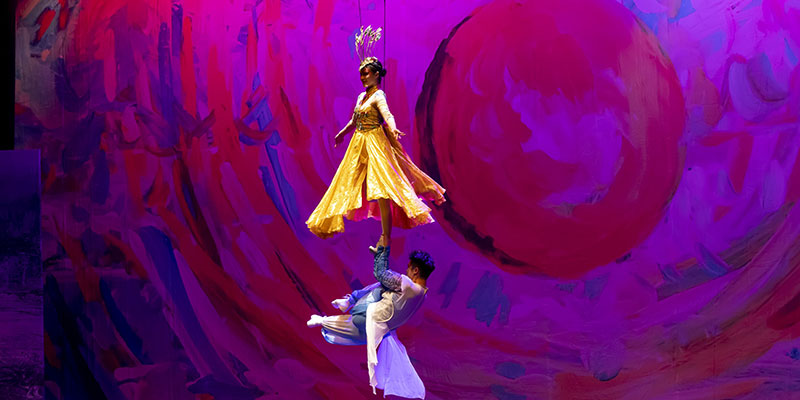 El Gran Circo Acrobático Nacional de China deleitó al público en tres únicas sesiones