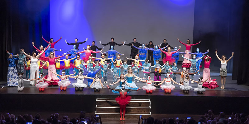 La escuela de baile Payá’s representó el musical ‘Alicia en el País de las Maravillas’