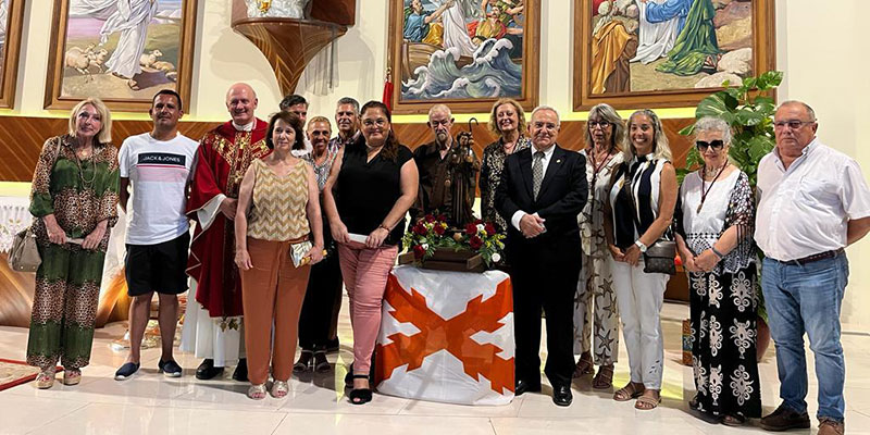 La Cofradía de Peregrinos de Santiago honró a su patrón en la Parroquia del Sagrado Corazón