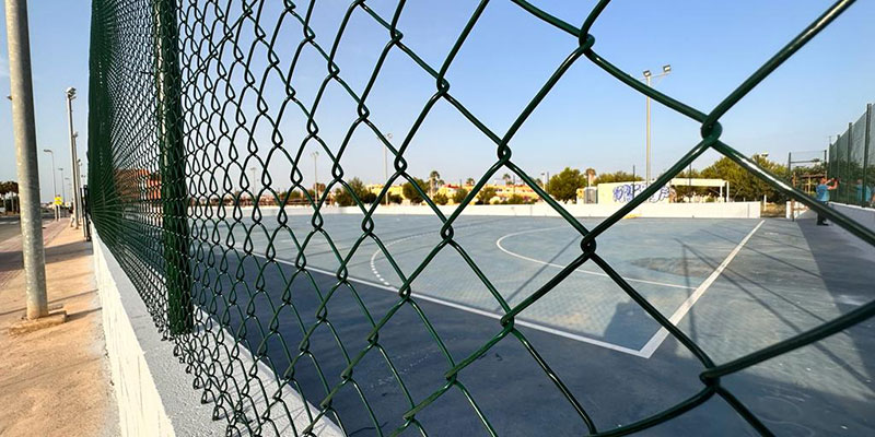 A buen ritmo las obras de reparación integral de las seis pistas azules deportivas exteriores