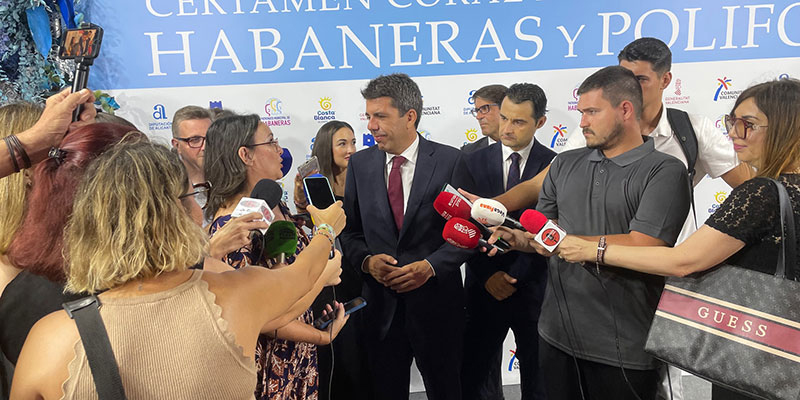 El presidente de la Generalitat se compromete a que la residencia para personas con diversidad funcional se destinará exclusivamente para el uso al que estaba destinado