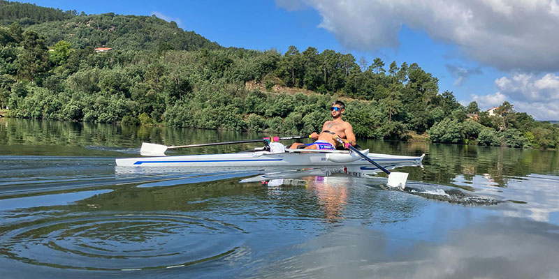 El remero adaptado Javier García se prepara para el Mundial en el CERLAC
