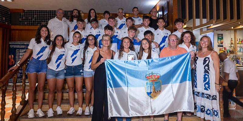Homenaje del RCNT a la remera Paula Blanca Espinosa antes de su marcha a Miami