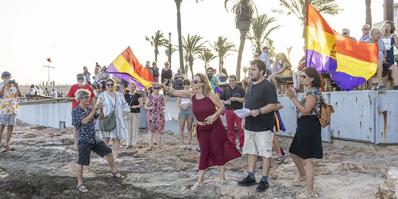 Torrevieja conmemoró el 85º aniversario del bombardeo con un homenaje