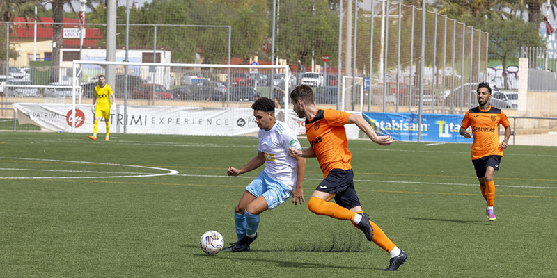 El SC Torrevieja CF vence y convence ganando al Catral  por 3-0