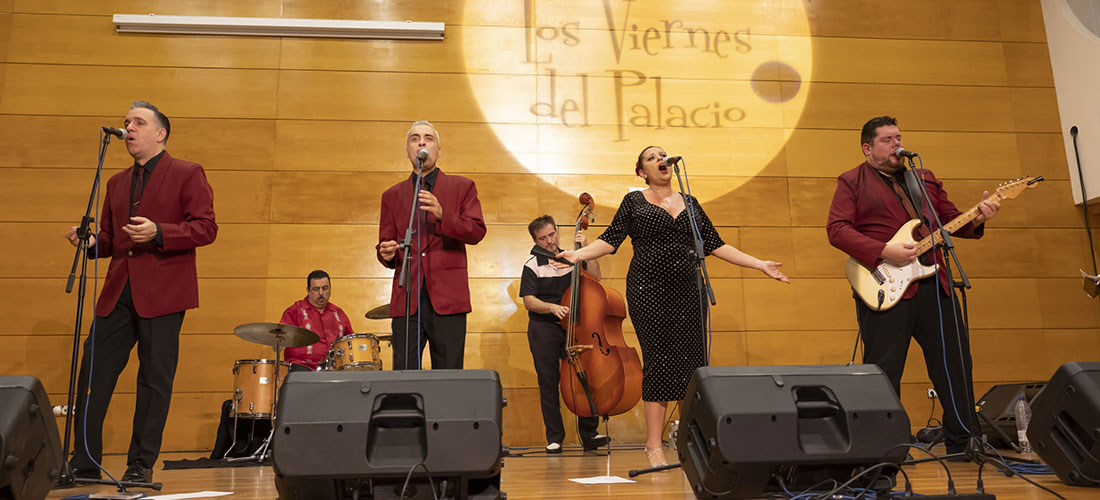 ‘Los viernes del Palacio’ arrancó con ‘The Velvet Candles’