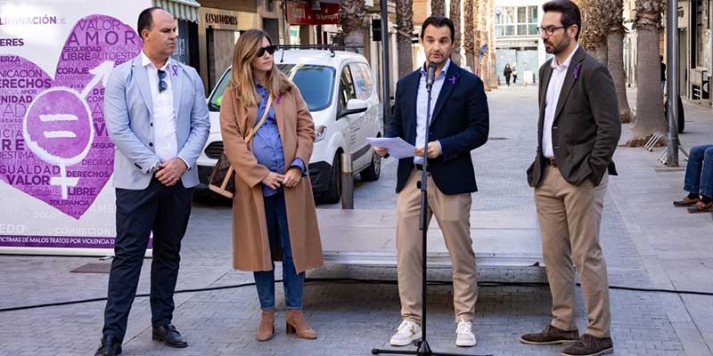 Torrevieja conmemoró el Día Internacional de la Eliminación de la Violencia contra la Mujer