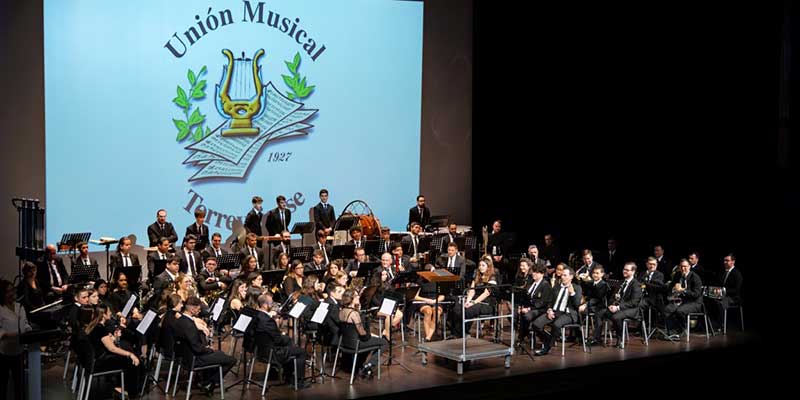 VA3342-FOTO-1-UMT-CONCIERTO La Unión Musical Torrevejense deslumbró en su concierto extraordinario de Santa Cecilia