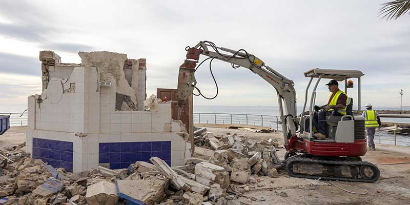 El alcalde desvela en el pleno mensual que el Ayuntamiento está haciendo lo posible para evitar el derribo del baluarte del «Tintero»