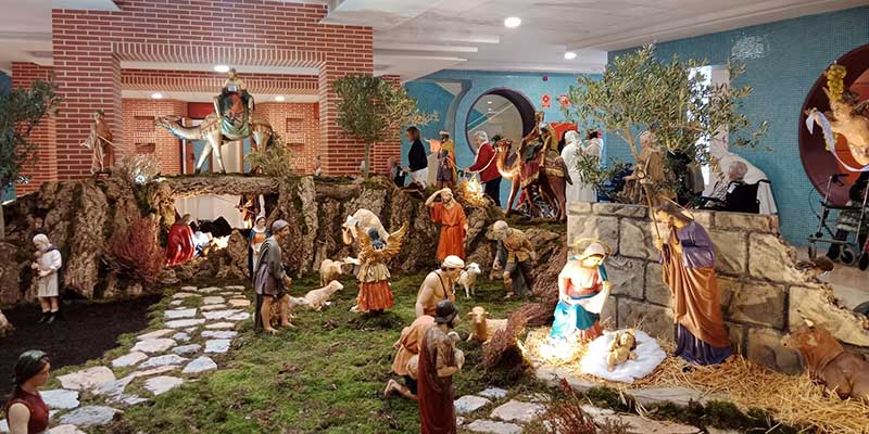 El colegio ‘’La Purísima’’ da comienzo a los actos navideños con la inauguración del Belén