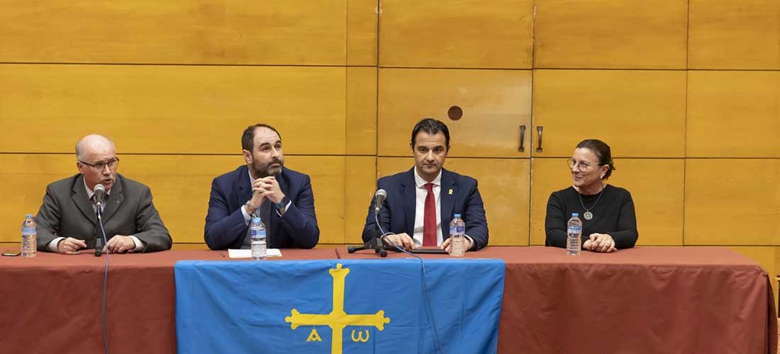 El alcalde de Pravia estrechó relaciones con Torrevieja como pregonero de Santa Bárbara del Centro Asturiano