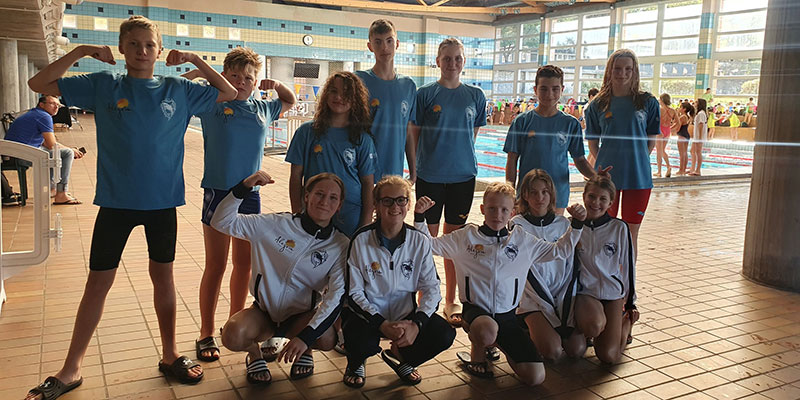 va3345-ALFA Pódium para siete nadadores del Club Natación Alfa