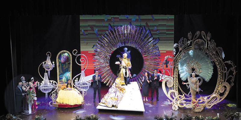 BRILLANTE CORONACIÓN DE LOS REYES DEL CARNAVAL 2024