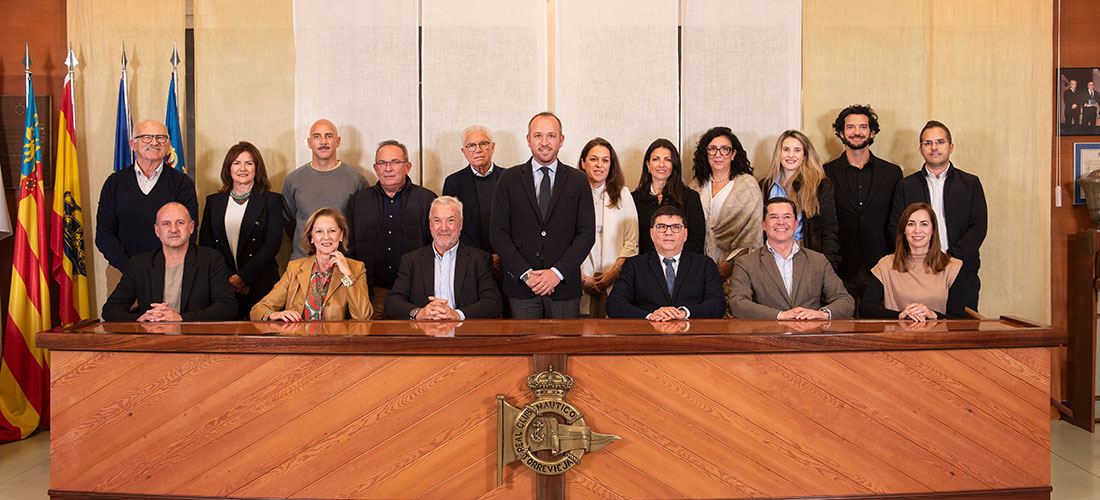 Carlos Carmona tomó posesión del cargo de presidente del Real Club Náutico Torrevieja