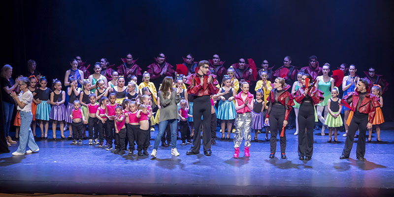 Espectacular muestra de coreografías de la escuela de baile Payá’s