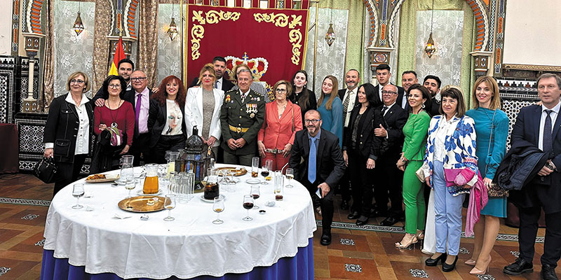 Emotiva despedida de la Bandera  Nacional de Armando Bernabéu Andréu