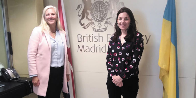 La concejal de Residentes Internacionales  Gitte Lund visita la Embajada Británica