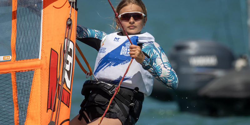 Leo Griñán campeón autonómico en ILCA 4 Sub-16 y Adriana Castro primera fémina en la general en el RCN valencia de Vela Ligera