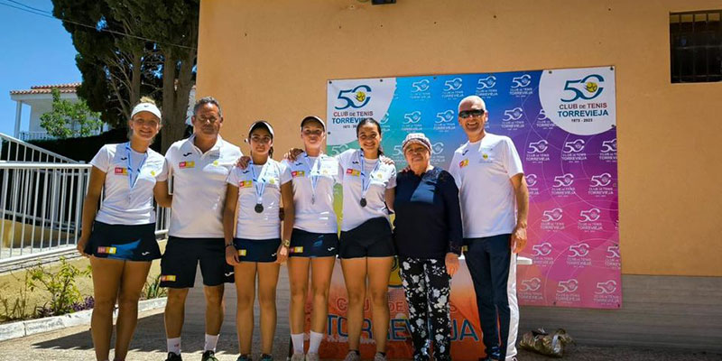 Subcampeonato  Infantil para el  C. De Tenis Torrevieja