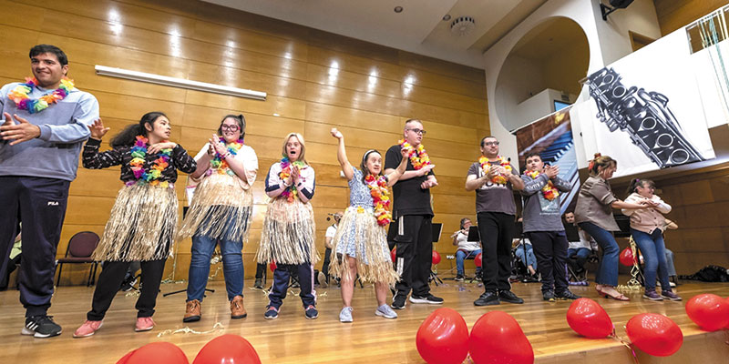 Los alumnos de Alpe disfrutaron del concierto  del conservatorio  “uniendo corazones”
