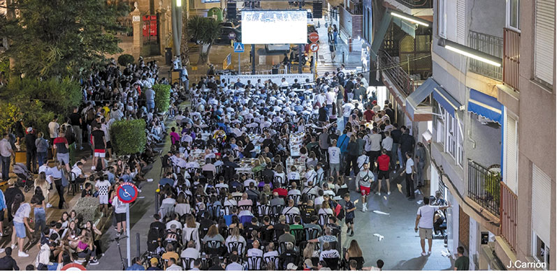 VA3367-madrid Cientos de personas disfrutaron de la victoria del Real Madrid en la Plaza de la Constitución