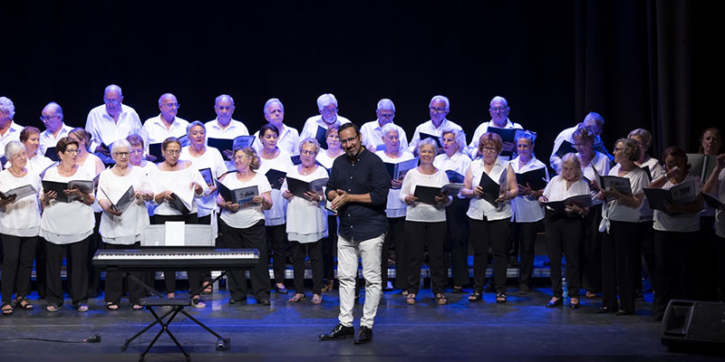 Los coros dirigidos  por Aníbal Cano unidos en un gran concierto