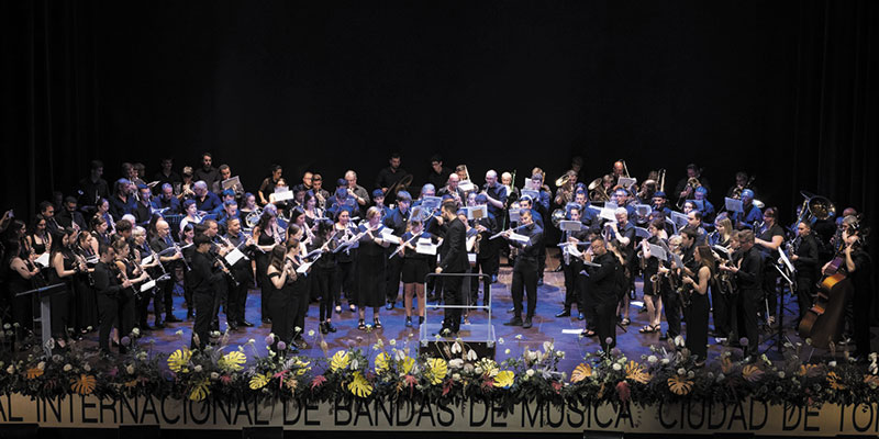 Una gran banda conjunta clausuró el Festival de Bandas