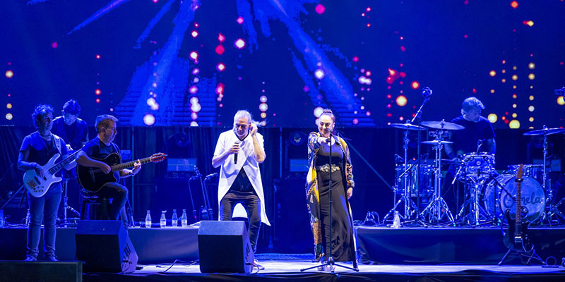 Hombres G dejó una noche inolvidable en el arranque de Brilla Torrevieja 2024