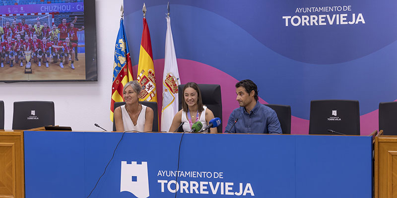 La torrevejense Udane Bernabé, campeona del mundo con la selección española juvenil de balonmano