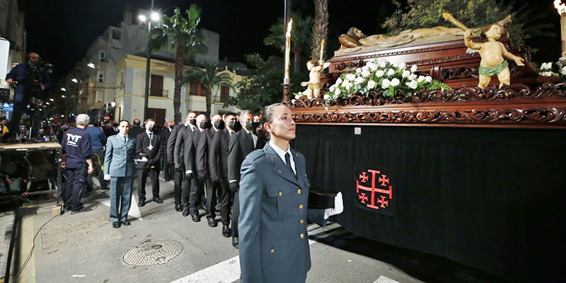 va3387-adyacente 70 años velando a Jesús Yacente