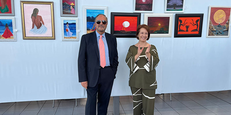 VA3389-EXPO-HOMENAJE-MAR-1 José Antonio Álvarez hace un colorido ‘homenaje al mar’