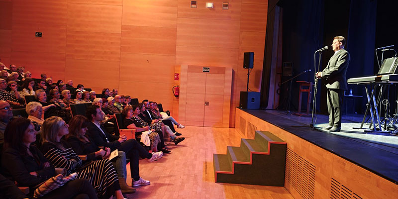 Homenaje a ‘Peperrín’ en la gala benéfica ‘Torrevieja sabe cantar’