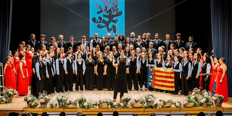 va3389-EL-CORO-SINFONÍA-DE-LA-ESCUELA-CORAL-MUNICIPAL-DE-TORREVIEJA-SE-ALZA-CON-EL-TERCER-PREMIO-EN-EL-44º-CERTAMEN-CORAL-FIRA-DE-TOTS-SANTS-DE-COCENTAINA-2 El coro Sinfonía de la Escuela Coral Municipal de Torrevieja se alza con el tercer premio en el 44º Certamen Coral Fira de Tots Sants de Cocentaina