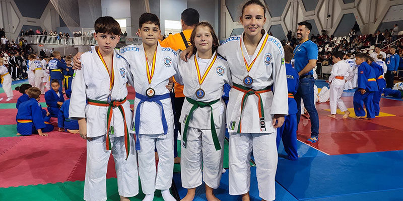 va3392-JUDO-NOZOMI-INFANTILES Once medallas para el Judo Club Nozomi y la Escuela Municipal de Judo