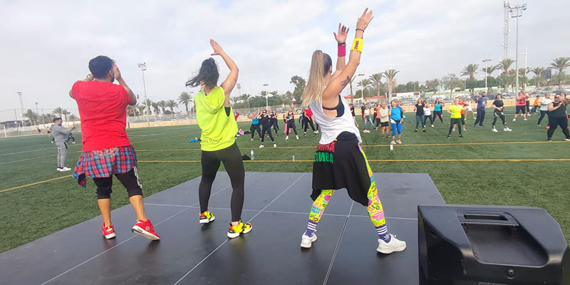 va3392-ZUMBA-SOLIDARIO-2 Deporte y solidaridad se unieron para ayudar a Valencia