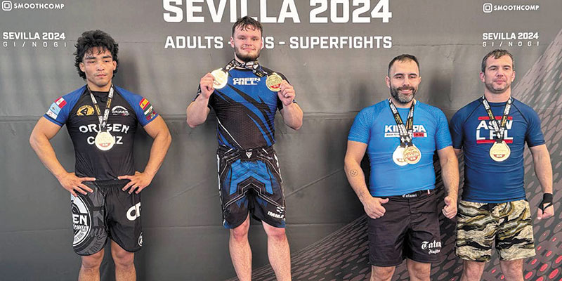 va3394-CLUB-MANO-A-MANO Once medallas para el club de lucha ‘Mano a Mano’