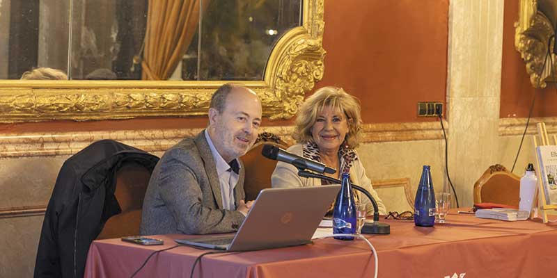 va3395-Inmaculada-Imbernón Inmaculada Imbernón presentó su libro “Ella, un viaje que cambió su vida”