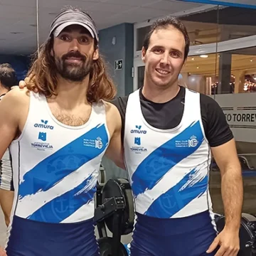Francisco José Pizana y José Daniel Martínez posan en el gimnasio tras su destacada actuación en el Campeonato del Mundo de Remoergómetro 2025