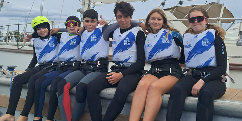 Equipo de windsurf del RCNT en el Campeonato de Cataluña de Windsurf en Salou