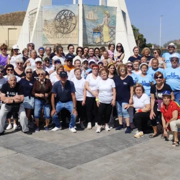 Los mayores llenaron el paseo de Vista Alegre de ritmo y diversión