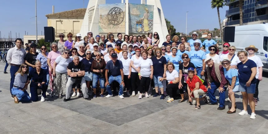 Los mayores llenaron el paseo de Vista Alegre de ritmo y diversión