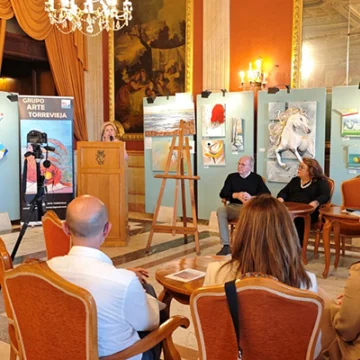 Primera subasta benéfica de “Grupo Arte Torrevieja”