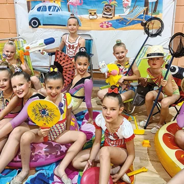  Final de temporada para las gimnastas del Club Gimnasia Rítmica de Torrevieja en la Liga Interclub de Alicante