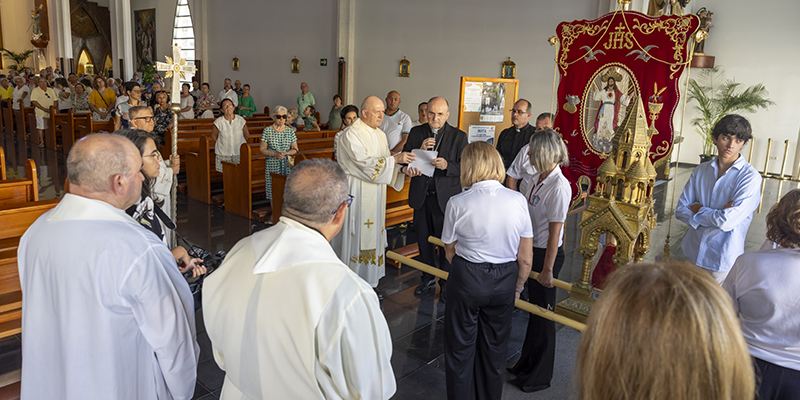 va3420-reliquias Visita de las reliquias de santa Margarita María de Alacoque y san Claudio de La Colombière