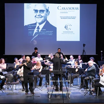 Flautas como protagonistas principalesInteresantes sonidos de la “Orquesta de Flautas Casanovas”